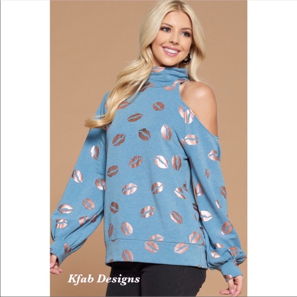 B16💙Gorgeous💙Soft lip-print sweater- WOW! Details!🌟 - Picture 3 of 6